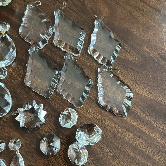 VINTAGE CHANDELIER CLEAR CRYSTAL PRISMS BUNDLE - Picture 3 of 17